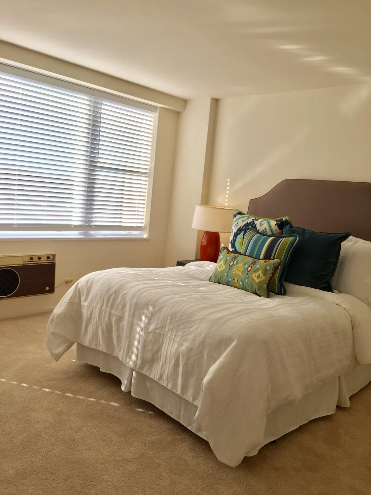 1500 Chicago 1BR bedroom - Farnsworth Hill, Inc.